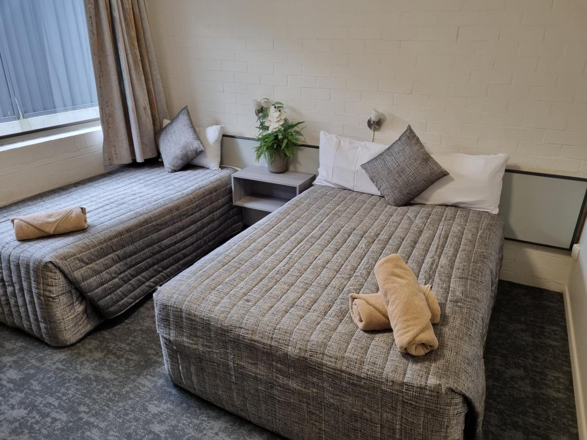 Y Motels Yarraman Екстериор снимка